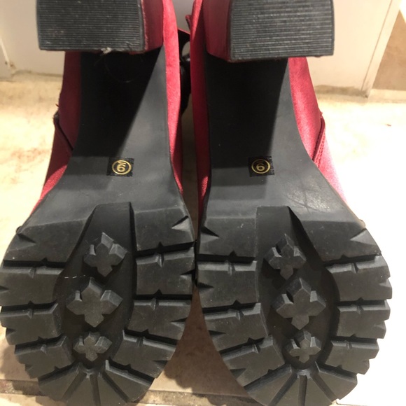 Boots - Picture 4 of 4